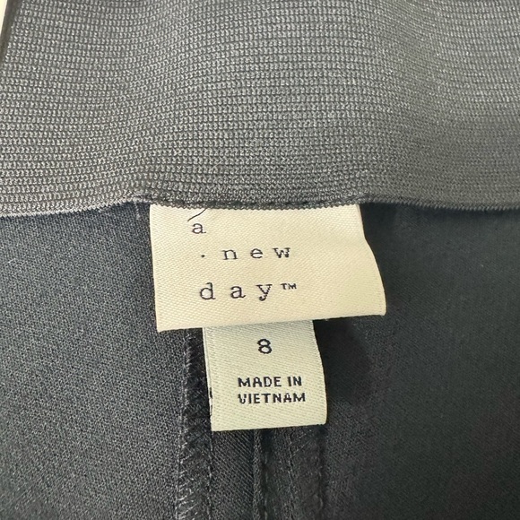 A New Day Black Super High Rise Capri Pants – Size 8 NWT - Picture 5 of 16